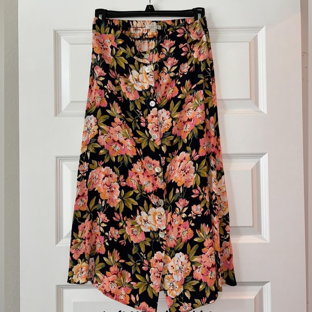 Brand new Loft XS midi skirt